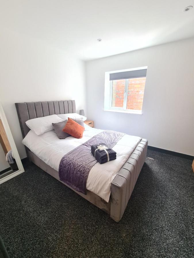 Homestay By Bic Oates 8 Dewsbury Exterior photo